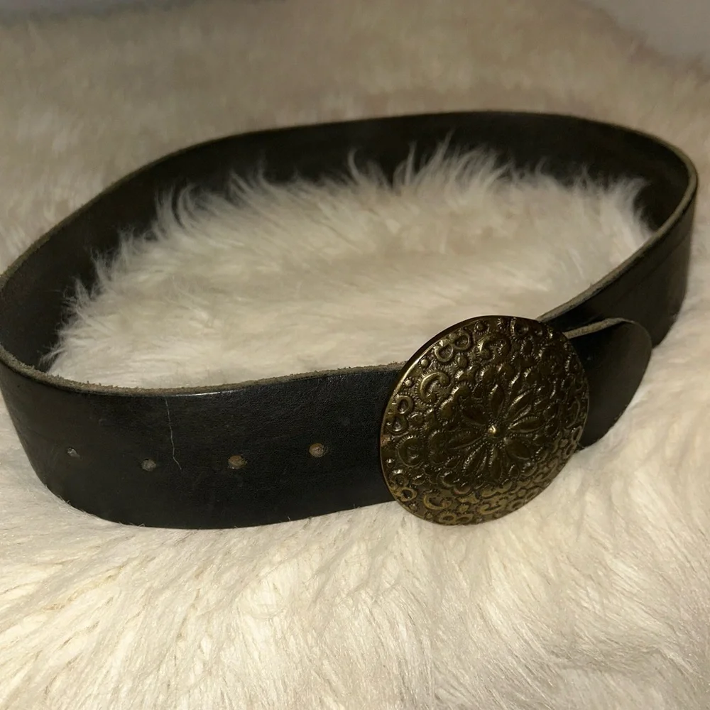 VTG CYDWOQ Distressed Wide Leather Belt w/Floral Boho Buckle #23636-50 36”-37” - Picture 5 of 16